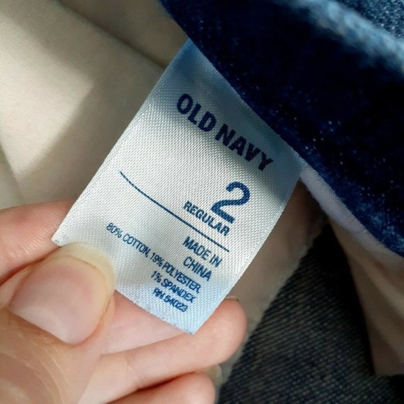 Old Navy Women's Ultra Blue Denim Capri Jeans ~ 2 - Picture 4 of 4